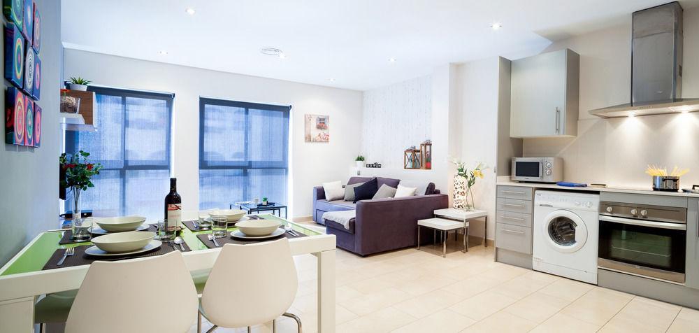 Feelathome Mozart Apartments Barcelona Exterior photo